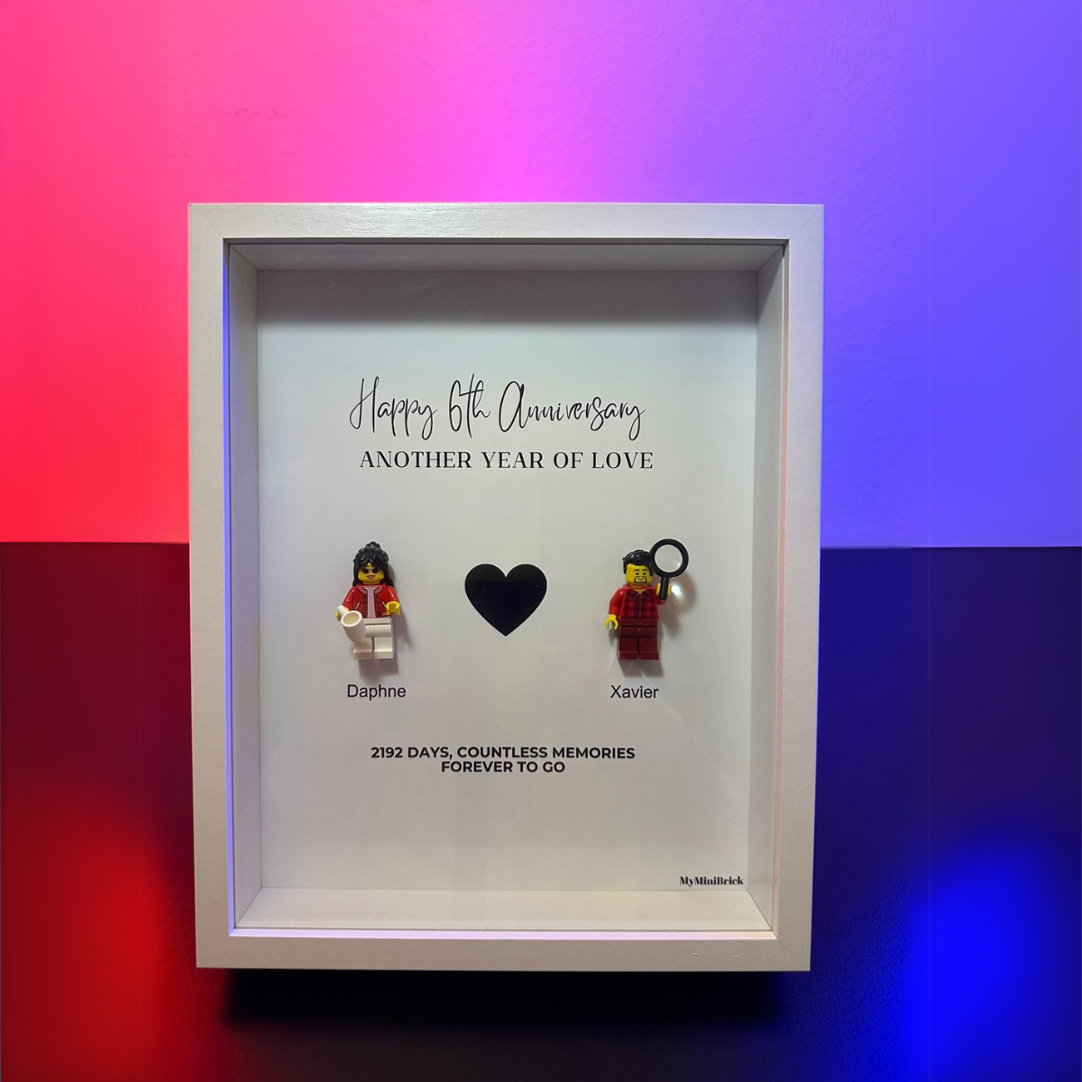 10x8 Frame Customizable 3-4 Minifigures - MyMiniBrick